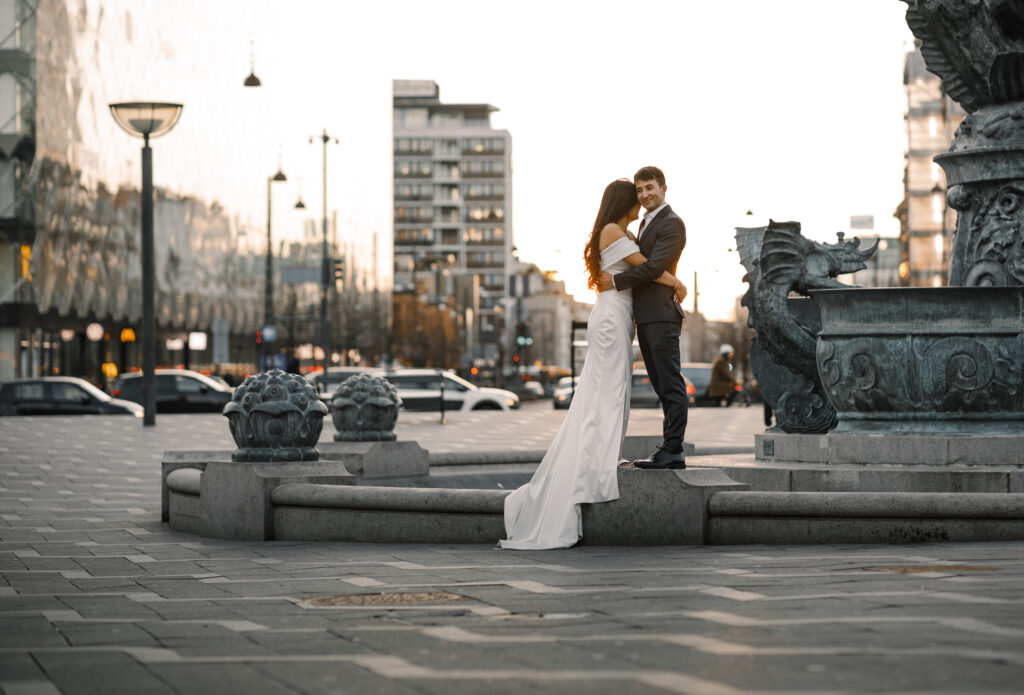 Jessey & Erin | Copenhagen City Hall Square